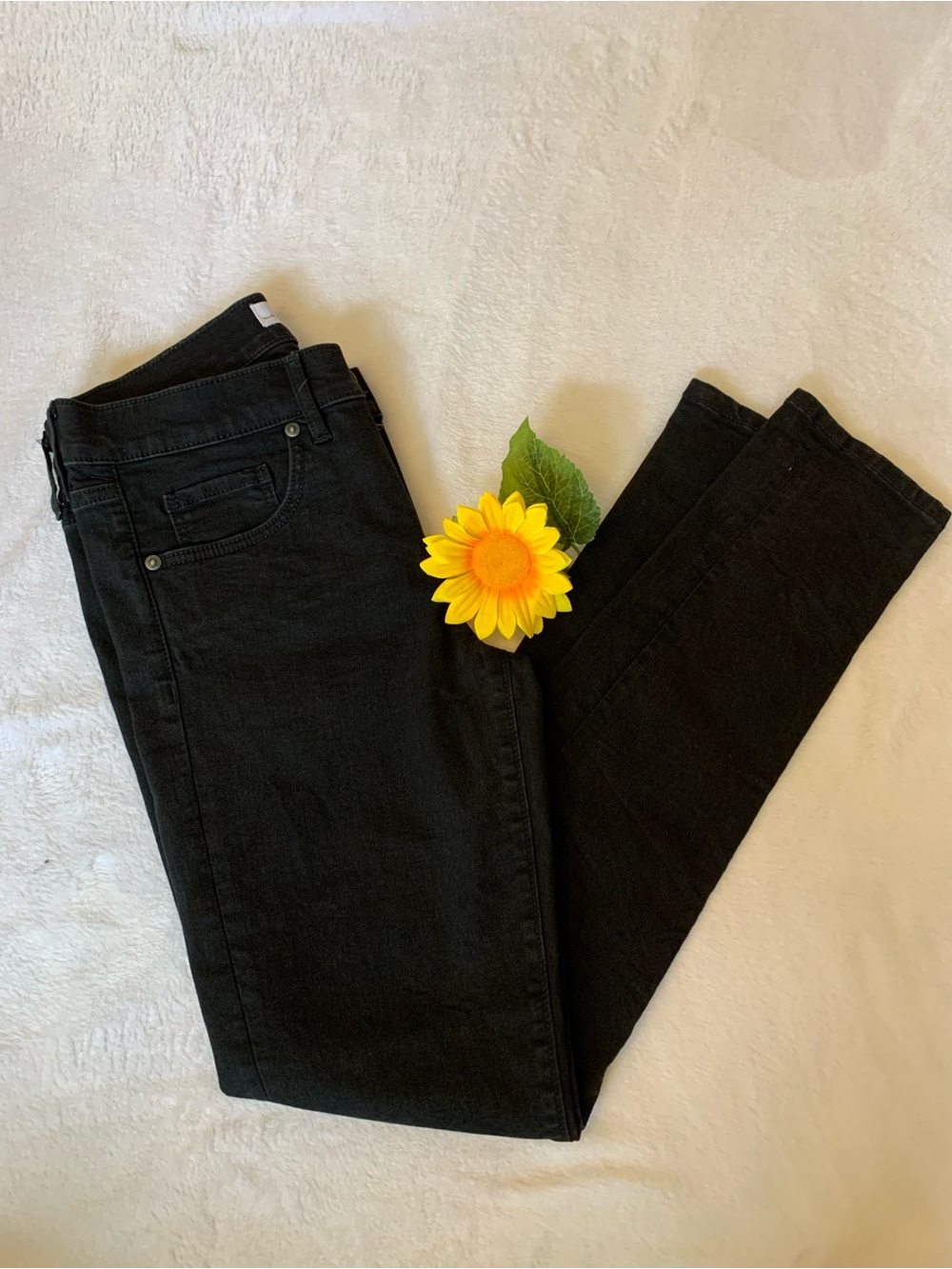 ANN TAYLOR LOFT ladies, black, slim pockets, design jeans, size 27/4 LNWOT +++